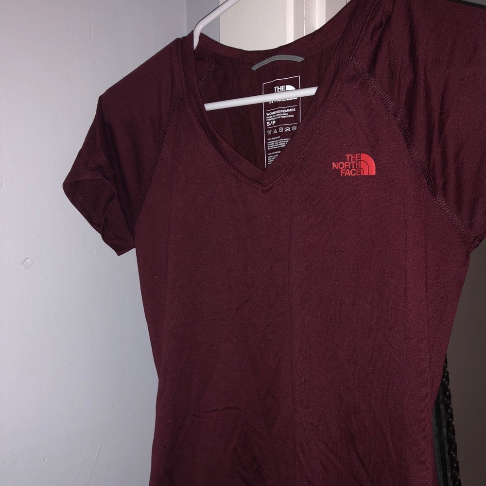 The North face burgundy short sleeve